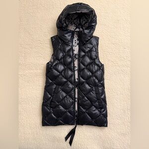 Lululemon reversible down vest. Size 4